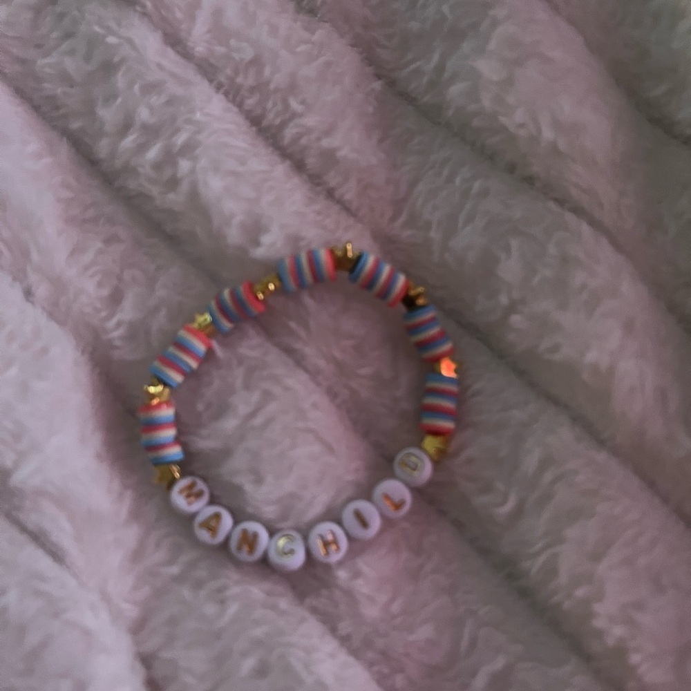 21 sabrina carpenter handmade concert worn bracelets! - Picture 10 of 16